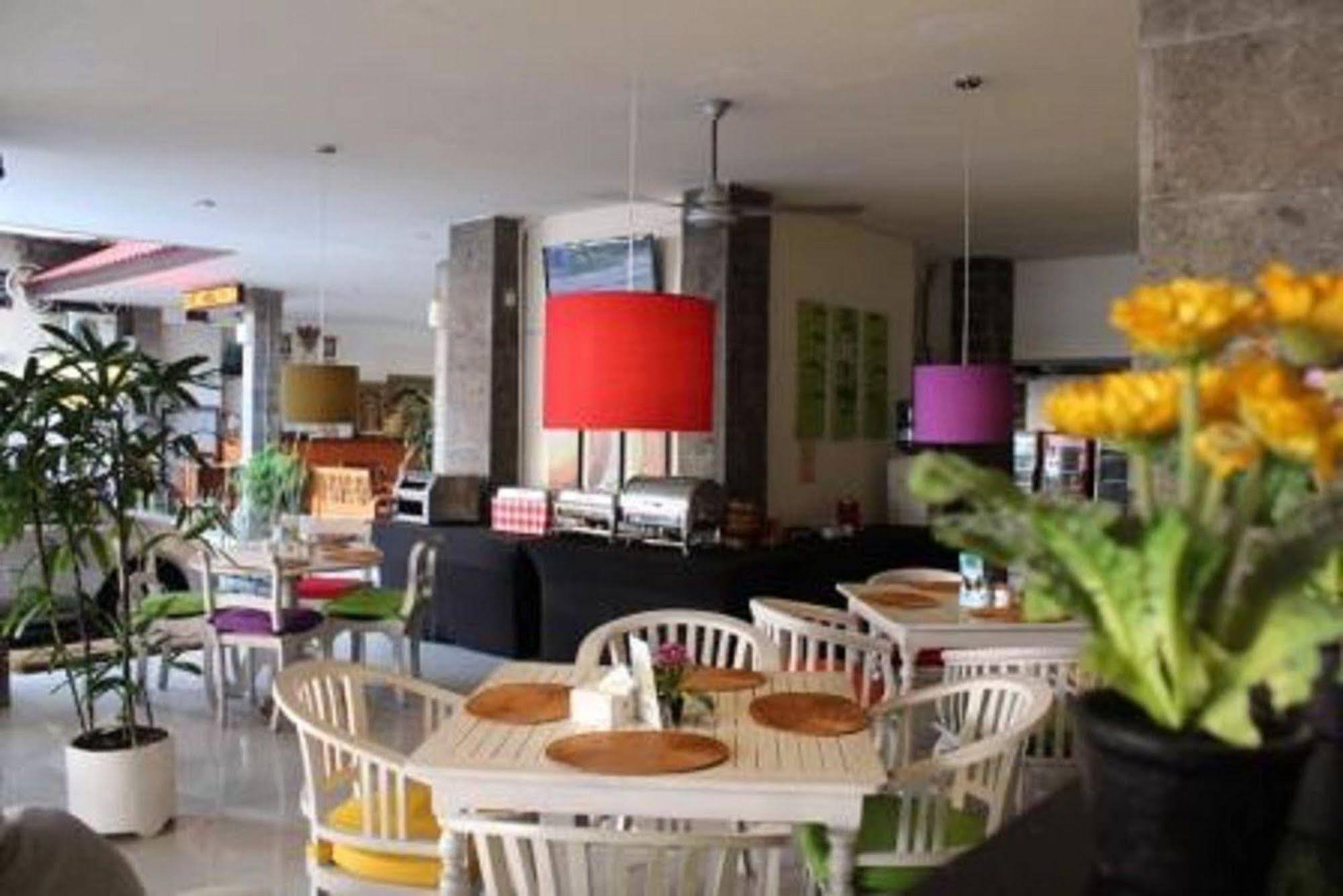 Hotel Karthi Kuta Kuta  Luaran gambar